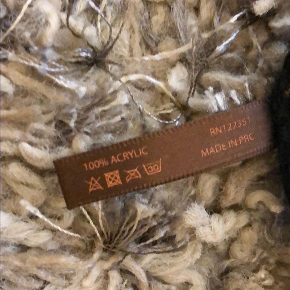 Scarf - Picture 2 of 3
